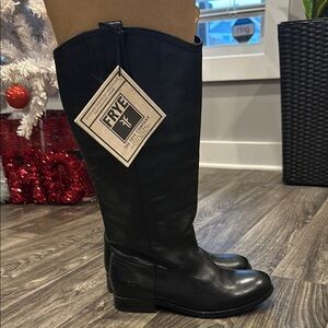Melissa button Frye boots